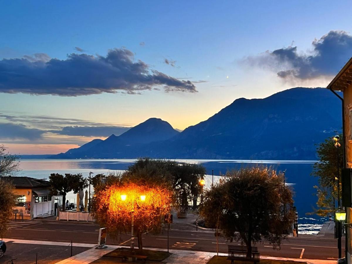 Absentia 1763 Garda Boutique Home - Lake Front Brenzone sul Garda Εξωτερικό φωτογραφία