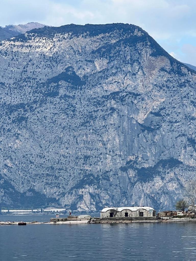 Absentia 1763 Garda Boutique Home - Lake Front Brenzone sul Garda Εξωτερικό φωτογραφία