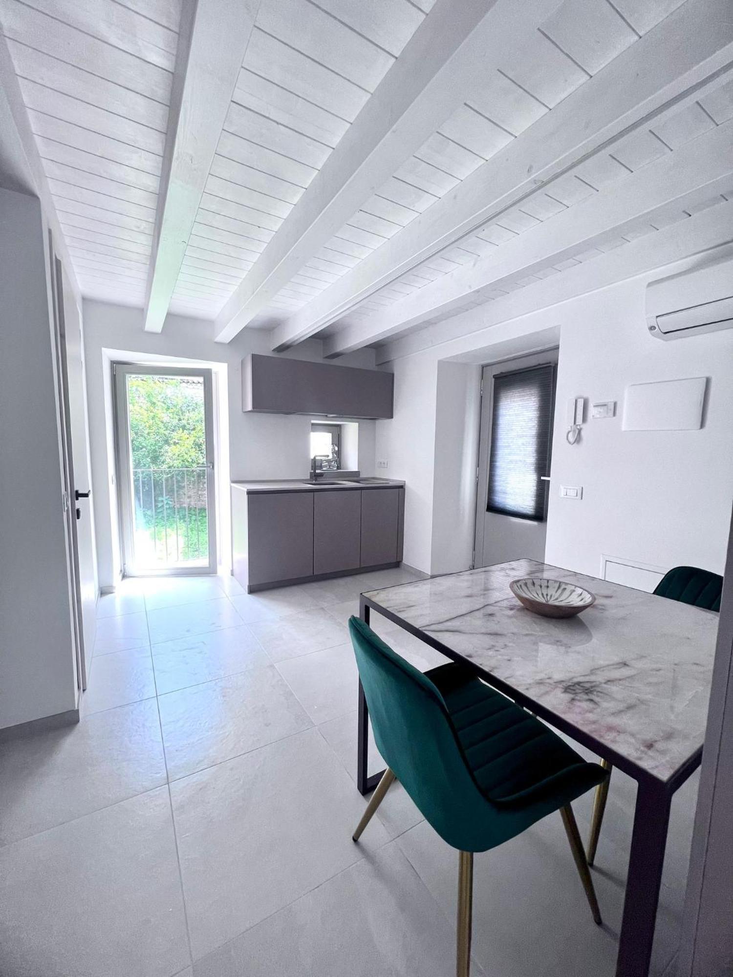 Absentia 1763 Garda Boutique Home - Lake Front Brenzone sul Garda Δωμάτιο φωτογραφία